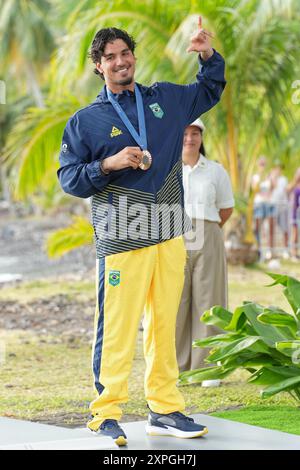 Tahiti, Polynésie française. 6 août 2024. Gabriel Medina du Brésil Médaille de bronze, surf, hommes aux Jeux Olympiques Paris 2024 le 6 août 2024 au Teahupo'o à Tahiti, Polynésie française - photo Sylvain Lefevre/Panoramic/DPPI Media Credit : DPPI Media/Alamy Live News Banque D'Images