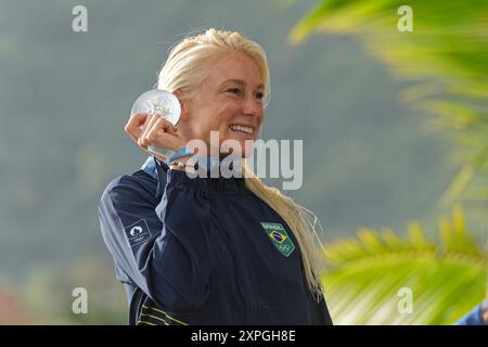 Tahiti, Polynésie française. 6 août 2024. Tatiana Weston-Webb du Brésil Médaille d'argent, Surf, femmes aux Jeux Olympiques Paris 2024 le 6 août 2024 à Teahupo'o à Tahiti, Polynésie française - photo Sylvain Lefevre/Panoramic/DPPI Media Credit : DPPI Media/Alamy Live News Banque D'Images