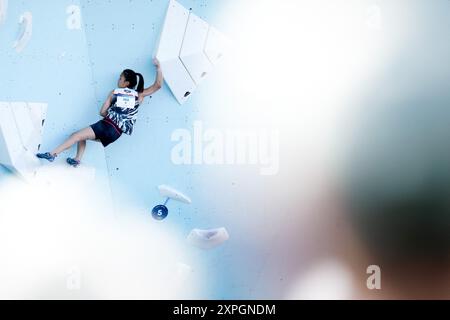 Le Bourget, France. 06 août 2024. Chaehyun SEO, coréenne, participe à la demi-finale féminine de l'escalade sportive au Bourget Sport Climbing, lors des Jeux Olympiques de Paris 2024, le 5 août 2024. Photo de Julien Poupart/ABACAPRESS. COM Credit : Abaca Press/Alamy Live News Banque D'Images