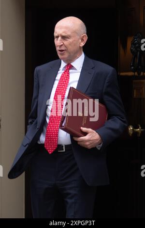 Londres, Royaume-Uni. 06 août 2024. John Healey - le secrétaire d'État à la Défense quitte une réunion du cabinet à Downing Street : Justin Ng/Alamy Live News. Banque D'Images