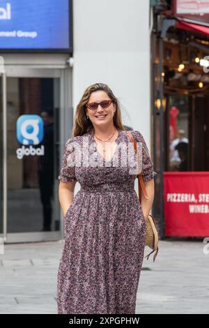 Londres, Royaume-Uni. 6 août 2024. Kelly Brook après avoir co-animé le Heart Breakfast pendant qu'Amanda Holden prend congé crédit : Richard Lincoln/Alamy Live News Banque D'Images