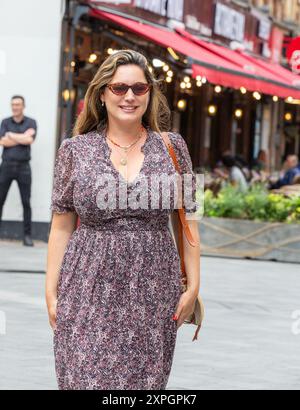 Londres, Royaume-Uni. 6 août 2024. Kelly Brook après avoir co-animé le Heart Breakfast pendant qu'Amanda Holden prend congé crédit : Richard Lincoln/Alamy Live News Banque D'Images