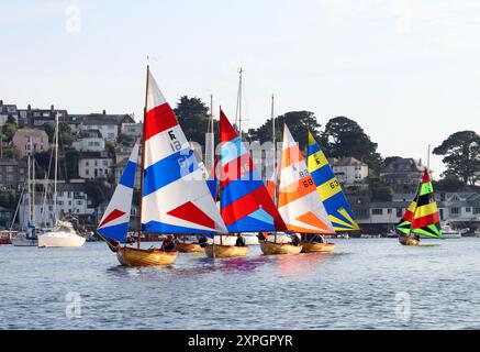 Course de canots Fowey River Class dans le port de Fowey Banque D'Images