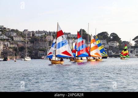 Course de canots Fowey River Class dans le port de Fowey Banque D'Images