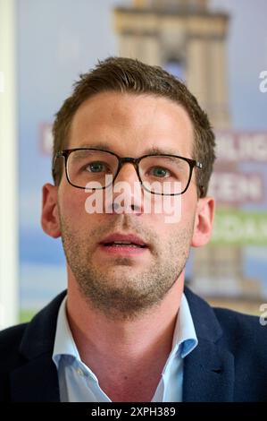 Pressekonferenz zur Eroeffnung der Garnisonkirche Potsdam mit dem Friedensbeauftragten der Landeskirche und Programmvorstand der Stiftung, Pfarrer Jan Kingreen Foto vom 06.08.2024. Der neue Potsdamer Garnisonkirchturm wird AM 22. Août nach fast sieben Jahren Bauzeit feierlich eroeffnet. Die Bauarbeiten fuer den derzeit knapp 60 mètre hohen Kirchturm laufen seit Herbst 2017. Nach der Eroeffnung soll noch die rund 30 Meter hohe Turmhaube errichtet werden. Die vollstaendige Fertigstellung des Bauwerks wird nach aktuellem stand 2026 erwartet. Die evangelische Kirche will den Turm vor allem als B. Banque D'Images