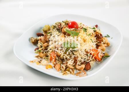 Biryani végétalien à base de riz basmati et de légumes Banque D'Images