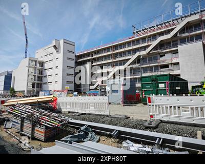 06 août 2024, Hesse, Francfort-sur-le-main : un chantier sur l'ancien site de Neckermann. Le parc numérique de Fechenheim est actuellement en construction dans l'est de Francfort. Photo : Lukas Fortkord/dpa Banque D'Images