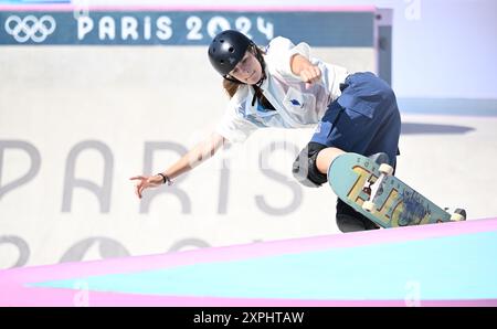 Paris, France. 6 août 2024. Emilie Alexandre participe aux prélimes du skateboard du parc féminin aux Jeux Olympiques de Paris 2024 à Paris, France, le 6 août 2024. Crédit : Cheng min/Xinhua/Alamy Live News Banque D'Images