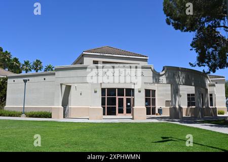 LAKEWOOD, CALIFORNIE - 28 JUILLET 2024 : le John Sanford Todd Community Center à Mayfair Park. Banque D'Images