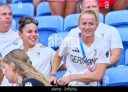 Lyon, France. 06 août 2024. Lea Schueller, Schueller DFB Frauen 7 Lena Oberdorf a blessé Deutsche Fussballspielerin lors du match de demi-finale olympique féminin ALLEMAGNE - USA au stade de Lyon à Lyon le 6 août 2024 à Lyon, France. Saison 2024/2025 photographe : ddp images/STAR-images crédit : ddp Media GmbH/Alamy Live News Banque D'Images