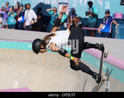 06 août 2024 : Dora Varella (Brésil) participe à la finale du parc féminin de skateboard le jour 11 des Jeux Olympiques à la Concorde, Paris, France. Ulrik Pedersen/CSM. Banque D'Images