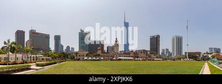 Une photo panoramique de la place Merdeka, à Kuala Lumpur. Banque D'Images