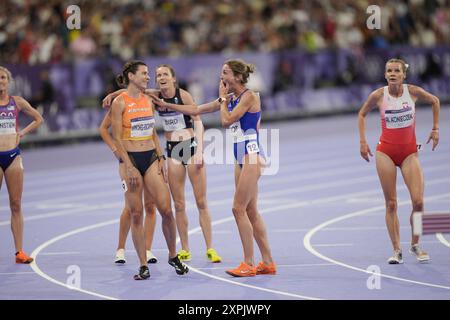 Saint Denis, France. 06 août 2024. Alice Pinot de France célèbre après s'être classée 4e de la finale féminine du 3000 m steeple de l'épreuve d'athlétisme aux Jeux Olympiques de Paris 2024 au stade de France à Saint-Denis, au nord de Paris, le 6 août 2024. Photo de Nicolas Gouhier/ABACAPRESS. COM Credit : Abaca Press/Alamy Live News Banque D'Images