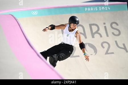 Paris, France. 6 août 2024. Dora Varella, brésilienne, participe à la finale féminine de skateboard aux Jeux Olympiques de Paris 2024 à Paris, France, le 6 août 2024. Crédit : Cheng min/Xinhua/Alamy Live News Banque D'Images