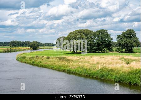 Rives vertes du canal Dortmund EMS autour de Geeste-Dalum, basse-Saxe, Allemagne Banque D'Images