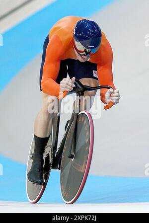 Paris, France. 6 août 2024. Jeffrey Hoogland, des pays-Bas, participe à la finale de sprint par équipe masculine sur piste cyclable pour la médaille d'or aux Jeux Olympiques de Paris 2024 à Paris, France, le 6 août 2024. Crédit : Li Yibo/Xinhua/Alamy Live News Banque D'Images