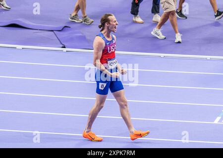 Cole Hocker (USA) Médaille d'Or, Athlétisme, finale du 1500m masculin&#39;s lors des Jeux Olympiques de Paris 2024 le 6 août 2024 au stade de France à Saint-Denis près de Paris Banque D'Images