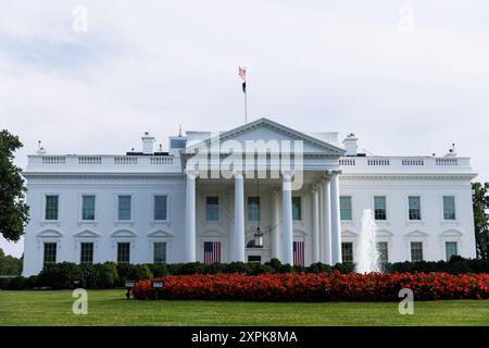 Washington, États-Unis. 06 août 2024. La Maison Blanche est vue depuis Pennsylvania Avenue le mardi 6 août 2024. (Photo de Aaron Schwartz/Sipa USA) crédit : Sipa USA/Alamy Live News Banque D'Images