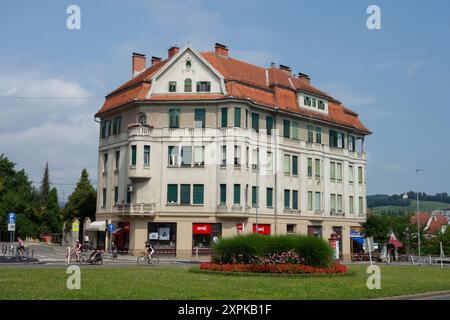 MARIBOR, SLOVÉNIE - 16 JUILLET 2015 : ARA Tabor Shop vendant des chaussures à Maribor, Slovénie Banque D'Images