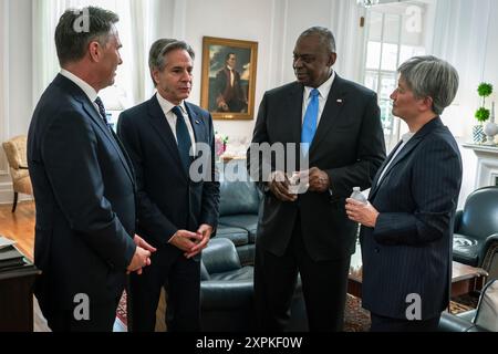 Le secrétaire d'État Antony Blinken, le secrétaire à la Défense Lloyd J. Austin III, le ministre australien des Affaires étrangères Penny Wong et le vice-premier ministre australien et ministre de la Défense Richard Marles participent aux 34e consultations ministérielles Australie-États-Unis (AUSMIN) à l'Académie navale des États-Unis à Annapolis, le 6 août 2024. (Photo DOD de Chad J. McNeeley) Banque D'Images