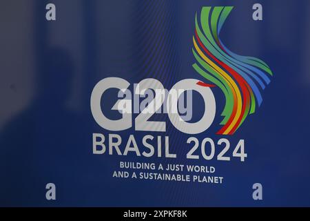 Logo du sommet du G20 Brésil 2024, salle de réunion. Symbole du Groupe des 20. Les dirigeants des pays abordent les questions liées à l'économie mondiale et à la justice sociale Banque D'Images