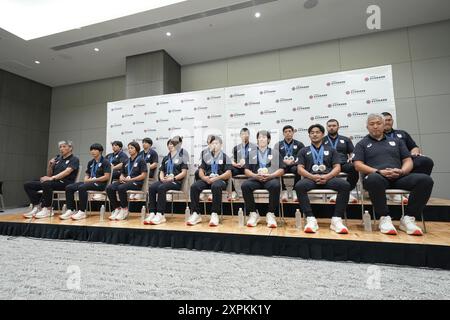 Tokyo, Japon, après avoir assisté aux Jeux Olympiques de Paris 2024. 6 août 2024. Katsuyuki Masuchi, Haruka Funakubo, Uta Abe, Natsumi Tsunoda, Ryuju Nagayama, Hifumi Abe, Soichi Hashimoto, Keiji Suzuki (JPN), Akira Sone, Rika Takayama, Saki Niizoe, Miku Takaichi, Takanori Nagase, Sanshiro Murao, Aaron Phillip Wolf, Tatsuru Saito (JPN) Judo : le médaillé japonais de judo assiste à une conférence de presse après son arrivée à Tokyo, au Japon, après avoir assisté aux Jeux Olympiques de Paris 2024 . Crédit : AFLO SPORT/Alamy Live News Banque D'Images