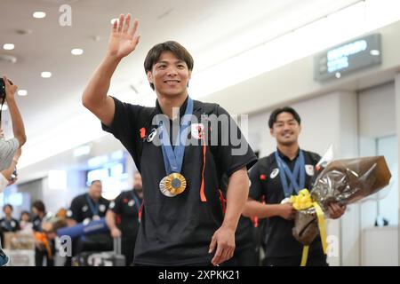 Tokyo, Japon, après avoir assisté aux Jeux Olympiques de Paris 2024. 6 août 2024. Hifumi Abe (JPN) Judo : une médaillée japonaise de judo assiste à une conférence de presse après son arrivée à Tokyo, au Japon, après avoir assisté aux Jeux Olympiques de Paris 2024 . Crédit : AFLO SPORT/Alamy Live News Banque D'Images