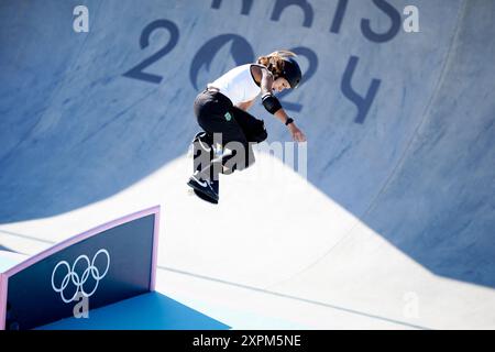 La brésilienne Dora VARELLA participe à la finale du parc féminin de Skateboard à la Concorde lors des Jeux Olympiques de Paris 2024 le 6 août 2024. Photo de Julien Poupart/ABACAPRESS. COM Banque D'Images