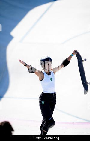 Paris, France. 06 août 2024. Dora VARELLA, brésilienne, participe à la finale de skateboard du parc féminin à la Concorde lors des Jeux Olympiques de Paris 2024 le 6 août 2024. Photo de Julien Poupart/ABACAPRESS. COM Credit : Abaca Press/Alamy Live News Banque D'Images