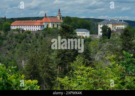 Château et monastère, Rabstejn nad Strelou, République tchèque Banque D'Images