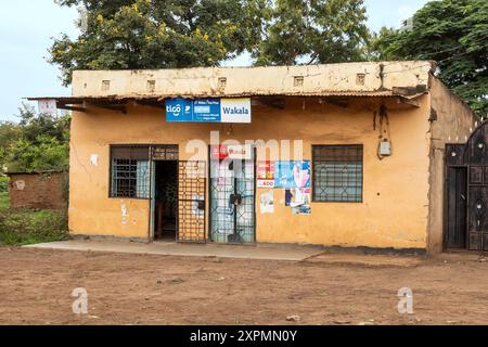 Magasins, MTO Wa Mbu, la rivière des moustiques, village, Arusha, Manyara, Tanzanie Banque D'Images