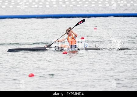 Paris, France. 07 août 2024. PARIS, FRANCE - 7 AOÛT : Selma Konijn, des pays-Bas, en compétition en kayak simple féminin 500m lors du jour 12 de canoë Sprint - Jeux Olympiques Paris 2024 au stade nautique de Vaires-sur-Marne le 7 août 2024 à Paris, France. (Photo par Andre Weening/Orange Pictures) crédit : Orange pics BV/Alamy Live News Banque D'Images