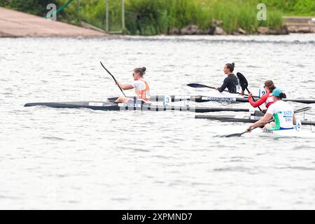 Paris, France. 07 août 2024. PARIS, FRANCE - 7 AOÛT : Selma Konijn, des pays-Bas, en compétition en kayak simple féminin 500m lors du jour 12 de canoë Sprint - Jeux Olympiques Paris 2024 au stade nautique de Vaires-sur-Marne le 7 août 2024 à Paris, France. (Photo par Andre Weening/Orange Pictures) crédit : Orange pics BV/Alamy Live News Banque D'Images