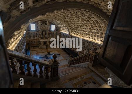 Cagliari, Italie - 22 août 2023 : crypte de la cathédrale de Santa Maria et Santa Cecilia de Cagliari en Sardaigne, située sous le presbytère de th Banque D'Images