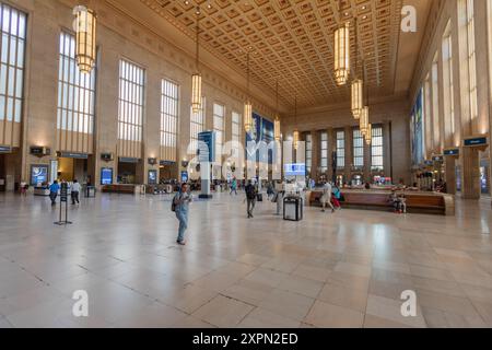 PHILADELPHIE, PENNSYLVANIE - 02 OCTOBRE 2019 : le hall des départs à la 30th Street Station à Philadelphie. Vue intérieure de la gare de la 30e rue. PA, ÉTATS-UNIS Banque D'Images