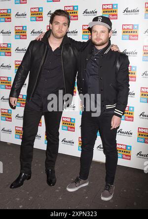 Londres, Royaume-Uni. 18 février 2015. Mike Kerr et Ben Thatcher de Royal Blood assistent aux arrivées des NME Awards à la Brixton Academy le 18 février 2015 à Londres, Angleterre, Royaume-Uni. Crédit : S.A. / Alamy Live News Banque D'Images