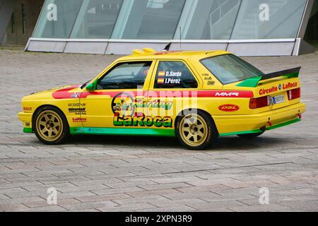 Pilote de rallye espagnol Daniel 'Dani' Sordo Castillo BMW M3 E30 17ème Cristian Lopez Rally Palacio de Deportes Santander Cantabrie Espagne 2 août 2024 Banque D'Images