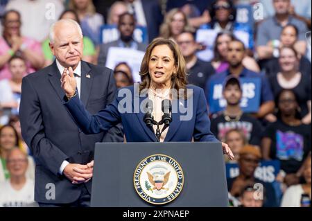 Philadelphie, Pennsylvanie, États-Unis. 6 août 2024. (NOUVEAU) candidat démocrate à la présidence VP Harris tient le premier rassemblement avec le gouverneur Tim Walz du Minnesota. 06 août 2024, Philadelphie, Pennsylvanie, États-Unis : la vice-présidente de la candidate démocrate à la présidence Kamala Harris prononce un discours lors de son premier rassemblement de campagne avec le gouverneur Tim Walz du Minnesota au Liacouras Center de l'Université Temple le 6 août 2024 à Philadelphie, Pennsylvanie. (Crédit image : © Ron Adar/TheNEWS2 via ZUMA Press Wire) USAGE ÉDITORIAL SEULEMENT! Non destiné à UN USAGE commercial ! Banque D'Images