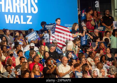 Philadelphie, Pennsylvanie, États-Unis. 6 août 2024. (NOUVEAU) candidat démocrate à la présidence VP Harris tient le premier rassemblement avec le gouverneur Tim Walz du Minnesota. 06 août 2024, Philadelphie, Pennsylvanie, États-Unis : atmosphère lors du premier rassemblement de campagne de la candidate démocrate à la présidence, Kamala Harris, avec le gouverneur Tim Walz du Minnesota, au Liacouras Center de l'Université Temple le 6 août 2024 à Philadelphie, Pennsylvanie. (Crédit image : © Ron Adar/TheNEWS2 via ZUMA Press Wire) USAGE ÉDITORIAL SEULEMENT! Non destiné à UN USAGE commercial ! Banque D'Images