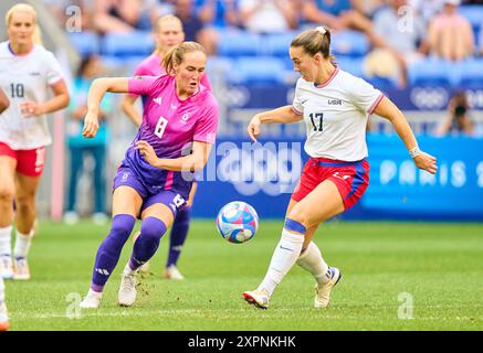 Lyon, France. 06 août 2024. Sydney Lohmann, DFB Frauen 8 Competition for the ball, tackling, duel, header, zweikampf, action, combat contre Samatha Coffey, USA femmes Nr. 17 au match de demi-finale olympique féminin ALLEMAGNE - USA 0-1 N.V. au stade de Lyon à Lyon le 6 août 2024 à Lyon, France. Saison 2024/2025 photographe : ddp images/STAR-images crédit : ddp Media GmbH/Alamy Live News Banque D'Images