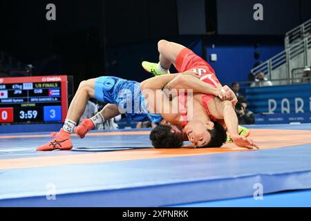 SOGABE Kyotaro Japan (JPN) vs Luis Alberto ORTA SANCHEZ (CUB), Mgr 67kg 1/8 Wrestling au champ-de-mars Arena, lors des Jeux Olympiques de Paris 2024, 07 août 2024, Paris, France. Crédit : Enrico Calderoni/AFLO SPORT/Alamy Live News Banque D'Images