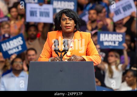 Philadelphie, États-Unis. 06 août 2024. Cherelle Parker, maire de Philadelphie, s'exprime lors du premier rassemblement de campagne du candidat démocrate à la présidence Kamala Harris avec le gouverneur Tim Walz du Minnesota au Liacouras Center de l'Université Temple. (Photo de Ron Adar/SOPA images/SIPA USA) crédit : SIPA USA/Alamy Live News Banque D'Images