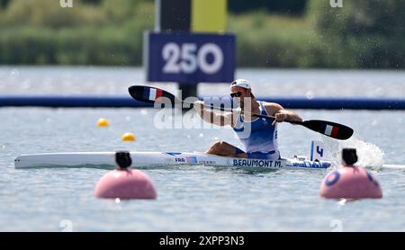 Paris, France. 07 août 2024. Jeux Olympiques de Paris 2024. Canoë sprint. Stade nautique olympique. Paris. Maxime Beaumont (FRA) dans la compétition de canoë Sprint lors des Jeux olympiques de Paris 2024 au stade olympique nautique, France. Crédit : Sport in Pictures/Alamy Live News Banque D'Images