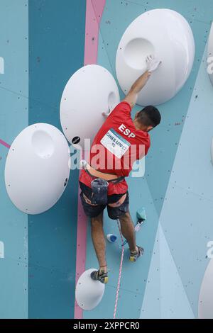 GINES LOPEZ Alberto d'Espagne Sport Climbing Men&#39;s Boulder &amp ; Lead, Lead de demi-finale aux Jeux Olympiques de Paris 2024 le 7 août 2024 au site d'escalade le Bourget Sport au Bourget, France Banque D'Images