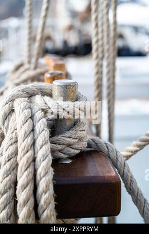 Corde à bord du Rembrandt van Rijn, Spitzberg, Svalbard, Norvège, Arctique Banque D'Images