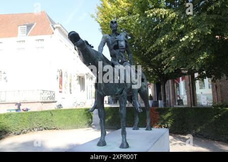 L'un des quatre cavaliers de l'Apocalypse de Rik Poot dans le parc et jardin Arentshof à Bruges, Belgique Banque D'Images