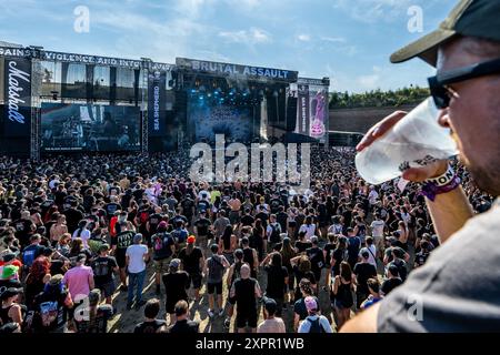 Josefov, République tchèque. 07 août 2024. Début du 27e festival de musique extrême brutal Assault dans la forteresse Josefov près de Jaromer, région de Nachod, République tchèque, le 7 août 2024, pour la dernière fois le 10 août. Crédit : David Tanecek/CTK photo/Alamy Live News Banque D'Images