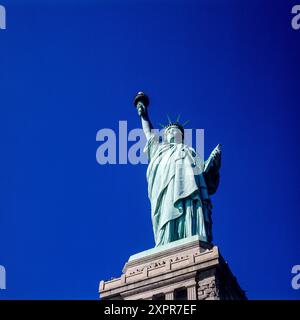 Statue de la liberté, ciel bleu, New York City, état de New York, NYC, ÉTATS-UNIS, Banque D'Images