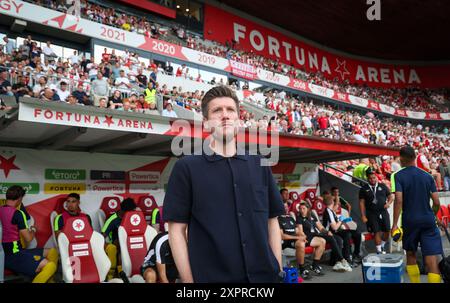 Prague, République tchèque. 07 août 2024. Le nouvel entraîneur-chef de l'Union, Sébastien Pocognoli, a photographié au début d'un match entre le SK Slavia Prague tchèque et l'équipe belge de football Union Saint-Gilloise à Prague, République tchèque, mercredi 7 août 2024, un match de première manche dans le troisième tour de qualification de l'UEFA Champions League. BELGA PHOTO VIRGINIE LEFOUR crédit : Belga News Agency/Alamy Live News Banque D'Images