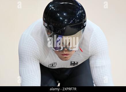 Paris, France. 7 août 2024. L'Allemand Luca Spiegel participe à la qualification masculine de piste cyclable aux Jeux Olympiques de Paris 2024 à Paris, France, le 7 août 2024. Crédit : HU Huhu/Xinhua/Alamy Live News Banque D'Images